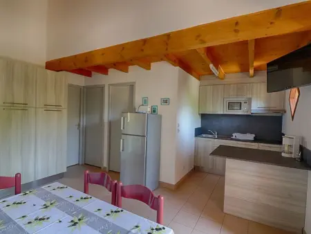 Appartement rez-de-jardin près de la plage, 4 pièces, 6 couchages, Wi-Fi inclus - Calcatoggio - Photo 2