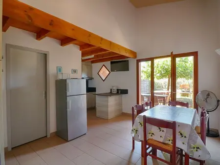 Appartement rez-de-jardin près de la plage, 4 pièces, 6 couchages, Wi-Fi inclus - Calcatoggio - Photo 9