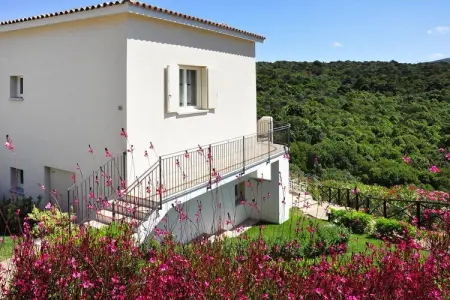 Holiday residence Ea Bianca, Baja Sardinia-Trilo 6 mit Meerblick frontal/seitlich, Appartement à Golfo Aranci avec ascenseur - Photo 6