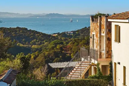 Holiday residence Ea Bianca, Baja Sardinia-Trilo 6 mit Meerblick frontal/seitlich, Appartement à Golfo Aranci avec ascenseur - Photo 38