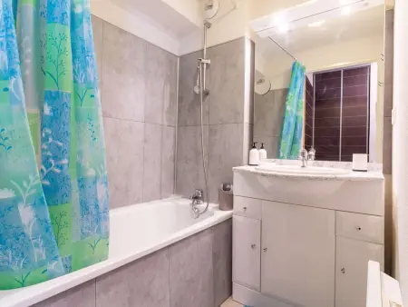 Agréable T2 Cabine avec Piscine, Balcon et WiFi à Luz-Saint-Sauveur - Photo 5