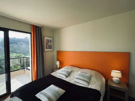 Appartement 3 étoiles avec piscine chauffée, à 50m de la plage de Trestraou, Perros-Guirec - Photo 1
