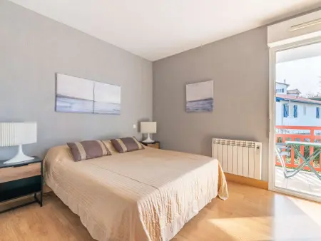 Appartement Moderne avec Balcon, Proche Centre et Plage, Piscine et Parking, Hendaye - Photo 6