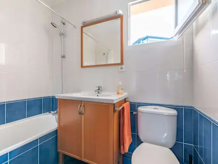 Appartement Moderne avec Balcon, Proche Centre et Plage, Piscine et Parking, Hendaye - Photo 7