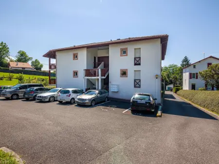 Appartement Moderne avec Balcon, Proche Centre et Plage, Piscine et Parking, Hendaye - Photo 8