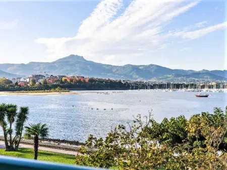Appartement Moderne avec Balcon, Proche Centre et Plage, Piscine et Parking, Hendaye - Photo 9