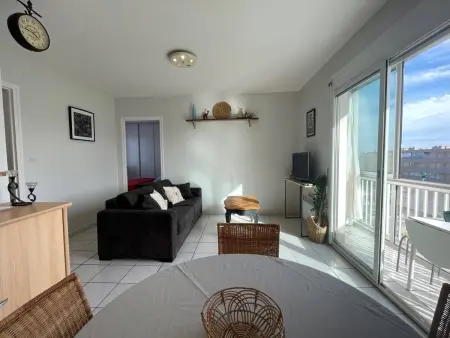 Appartement 2 pièces avec balcon, parking, à 2 pas de la plage - Photo 2