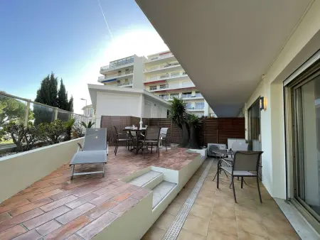 Charmant T2 avec terrasse, climatisé, centre-ville Antibes, proche mer et commerces - Photo 8