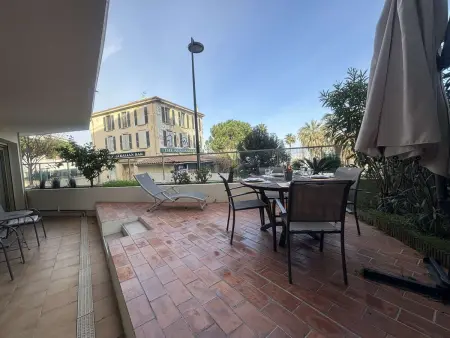 Charmant T2 avec terrasse, climatisé, centre-ville Antibes, proche mer et commerces - Photo 9