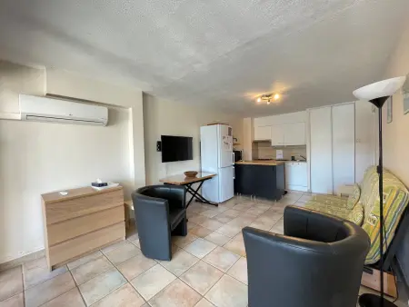Appartement moderne, 2 pièces cabine, terrasse et véranda, proche plage, parking privé - Photo 9