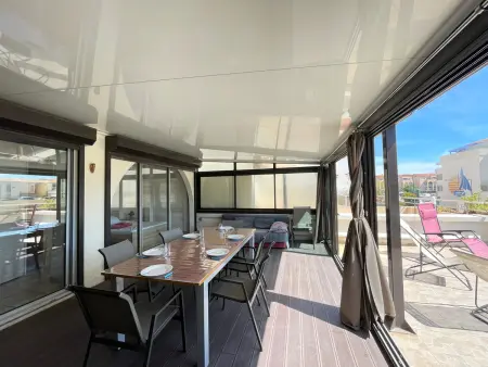 Appartement moderne, 2 pièces cabine, terrasse et véranda, proche plage, parking privé - Photo 10