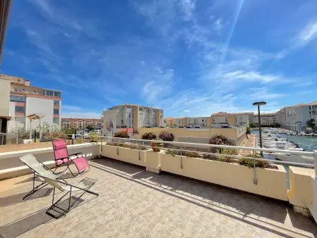 Appartement moderne, 2 pièces cabine, terrasse et véranda, proche plage, parking privé - Photo 13
