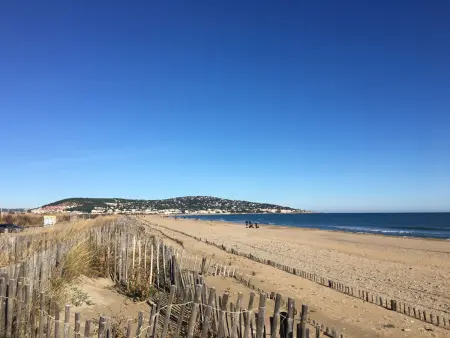 Appartement moderne, 2 pièces cabine, terrasse et véranda, proche plage, parking privé - Photo 17