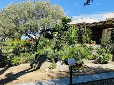 Appartement T2 avec terrasse, jardin et climatisation à 350m de la plage - 4 couchages - Photo 12