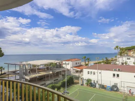 Appartement Luxe Front de Mer avec Piscine et Terrasse à Vilafortuny, Cambrils - Photo 5