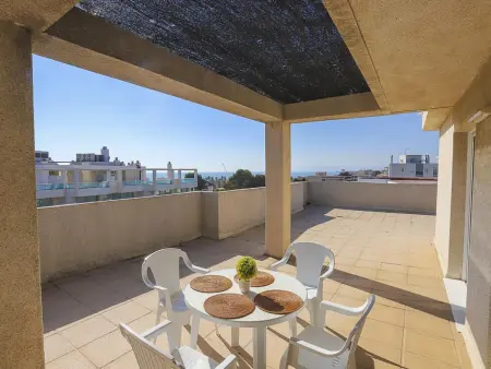 Superbe Attique avec Terrasse à 150m de la Plage et Piscine Commune à Salou - Photo 17