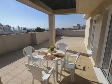 Superbe Attique avec Terrasse à 150m de la Plage et Piscine Commune à Salou - Photo 19