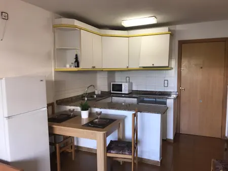 Charmant Appartement à Salou avec Piscine, Terrasse et Proche Plage - Capacité 4 Personnes - Photo 9