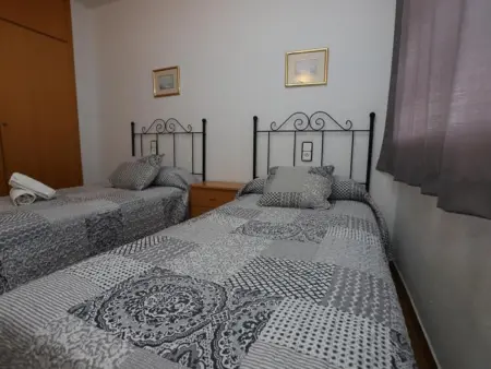 Charmant Appartement à Salou avec Piscine, Terrasse et Proche Plage - Capacité 4 Personnes - Photo 12