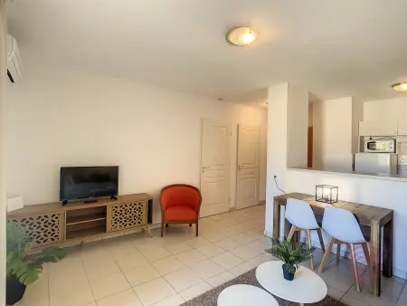 Bel F2 climatisé avec terrasse, proche Thermes et centre-ville, animaux acceptés - Photo 3
