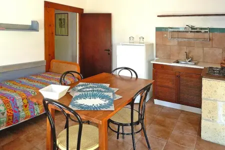 Holiday resort Centro Vacanze il Borgo Guardistallo- 3 letti soggiorno, Appartement Familial à Guardistallo avec Piscine - Photo 8
