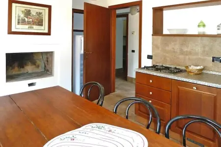 Holiday resort Centro Vacanze il Borgo Guardistallo -  1 letto soggiorno / con camino, Appartement familial à Guardistallo avec piscine - Photo 13