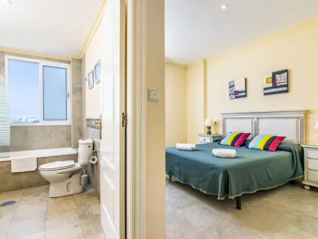 Appartement en bord de mer avec piscine, clim, wifi, et parking à Marbella - Photo 6