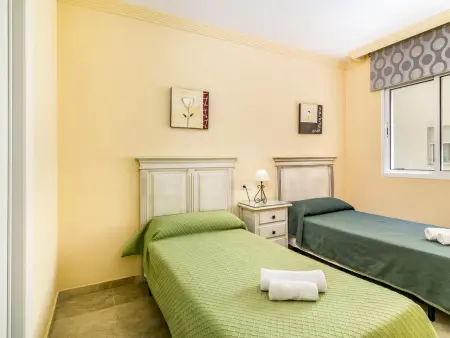 Appartement en bord de mer avec piscine, clim, wifi, et parking à Marbella - Photo 9