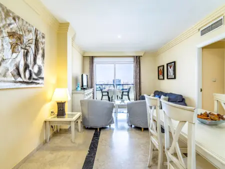 Appartement en bord de mer avec piscine, clim, wifi, et parking à Marbella - Photo 17
