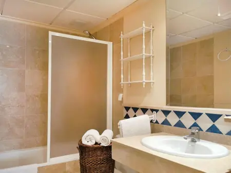 Appartement en bord de mer à Marbella - 3 chambres, piscines, clim, WIFI, parking, animaux admis - Photo 10