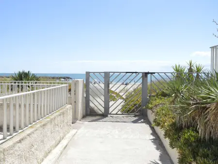 Studio Cabine 3 Couchages avec Terrasse, Parking, à 50m de la Plage - Le Grau d'Agde - Photo 14