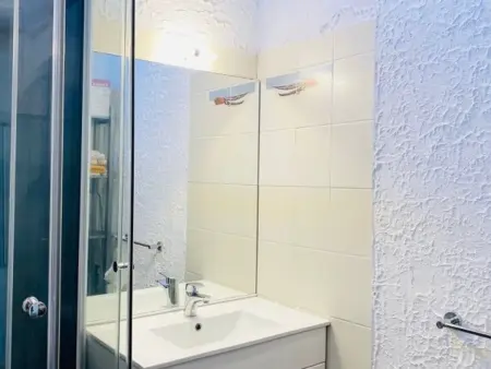Appartement T3 avec Terrasse & Clim, 6 Couchages, à 1.3 km de la Plage - Photo 5