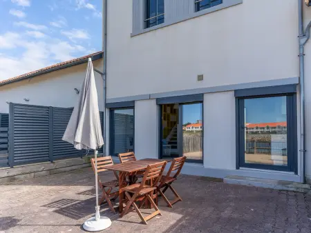 Superbe T3 rénové à 200m de l'océan avec terrasse et parking privatif - Photo 12