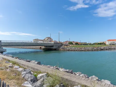 Superbe T3 rénové à 200m de l'océan avec terrasse et parking privatif - Photo 14