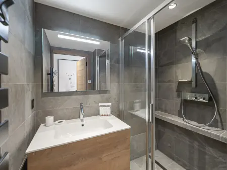 Appartement neuf avec sauna, hammam et salle de sport - Photo 8