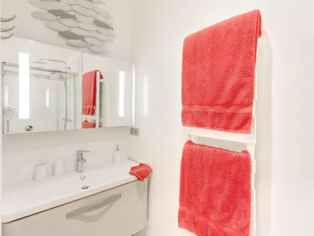 Charmant appartement rénové à Chantilly avec WiFi et parking - Photo 6