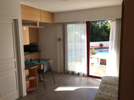 Studio 2 couchages La Rochelle avec piscine et parking - Photo 1