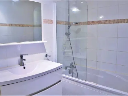 Appartement 3 pièces avec piscine et garage, proche plage - Photo 7