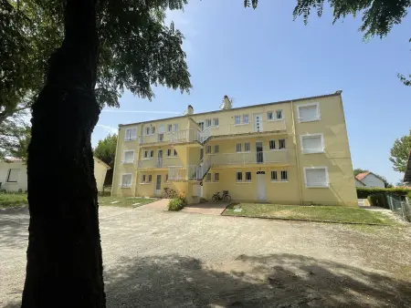 Appartement rustique proche plage et base nautique, stationnement inclus - Photo 3