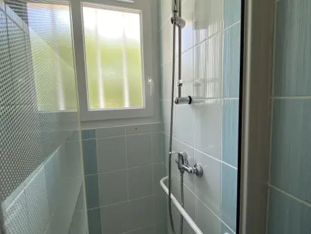 Appartement rustique proche plage et base nautique, stationnement inclus - Photo 13
