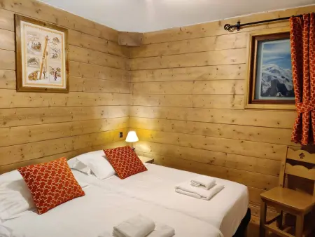 Chalet 3 chambres avec spa et piscine, pied des pistes - Photo 10