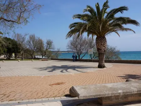Bel appartement 2 chambres en bord de mer avec climatisation - Photo 32