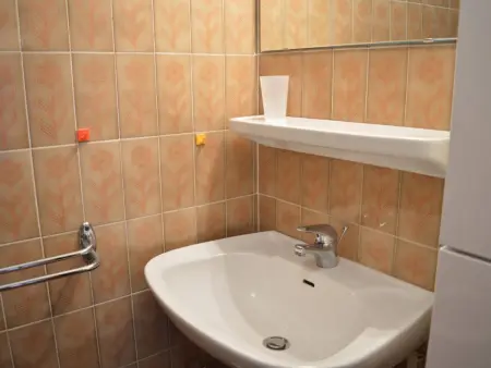 Appartement 2 pièces avec piscine et parking à 2 pas de la plage au Lavandou - Photo 11