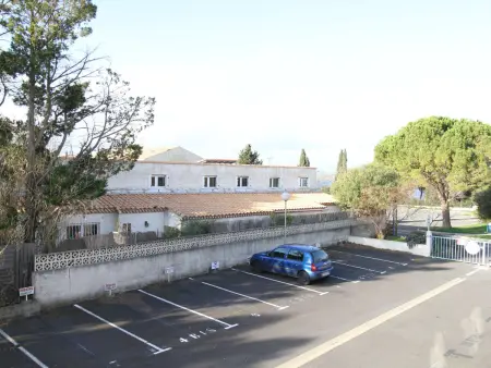 Grand Studio Climatisé avec Terrasse et Parkings, Proche des Thermes - Photo 9