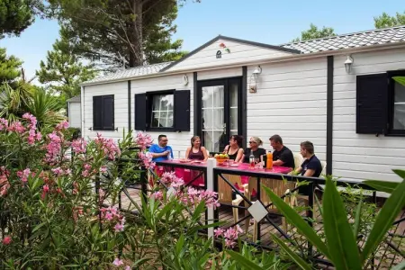 Domaine Les Mûriers Vendres-Plage // mobilhome 2 chambres, Mobil-home de plage avec terrasse - Photo 4