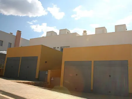 Maisons jumelées 3 chambres à Creixell, proche plage avec climatisation, parking et piscine - Photo 2