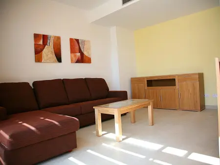 Maison jumelée avec piscine et climatisation près de la plage - Photo 14