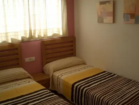 Maison jumelée avec piscine et climatisation près de la plage - Photo 20