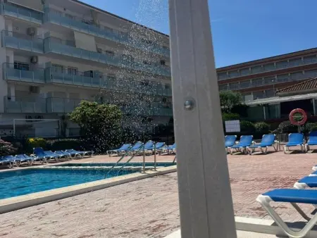 Appartement à Blanes, près de la plage, pour 4/6 personnes avec piscine - Photo 2