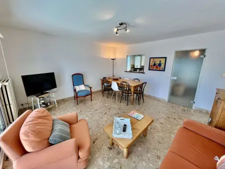 Quiberon - Appartement T3 de 65m² en rez-de-chaussée avec terrasse, proche plage et stationnement - Photo 2